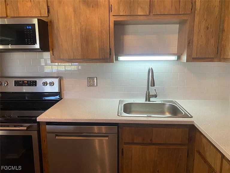5713 Foxlake Dr #5 — Photo 11