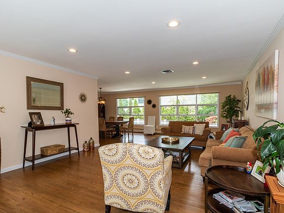 5th image of 253 Peach Tree Dr