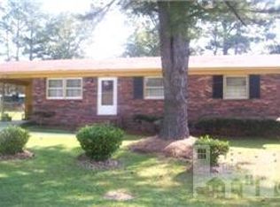 405 Morrisey Blvd, Clinton, NC 28328