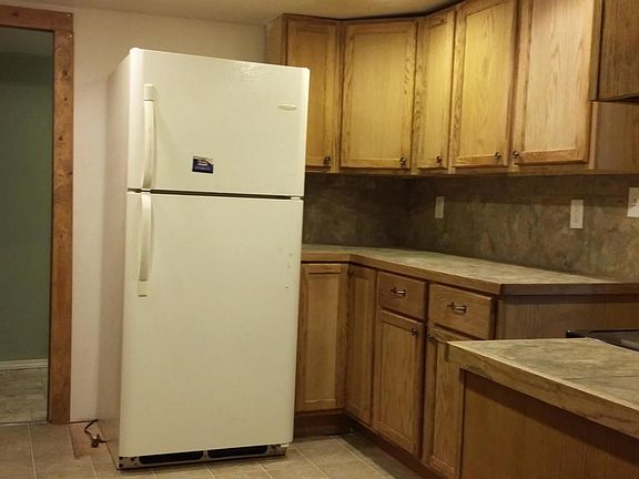 3rd image of 1198 E James St
