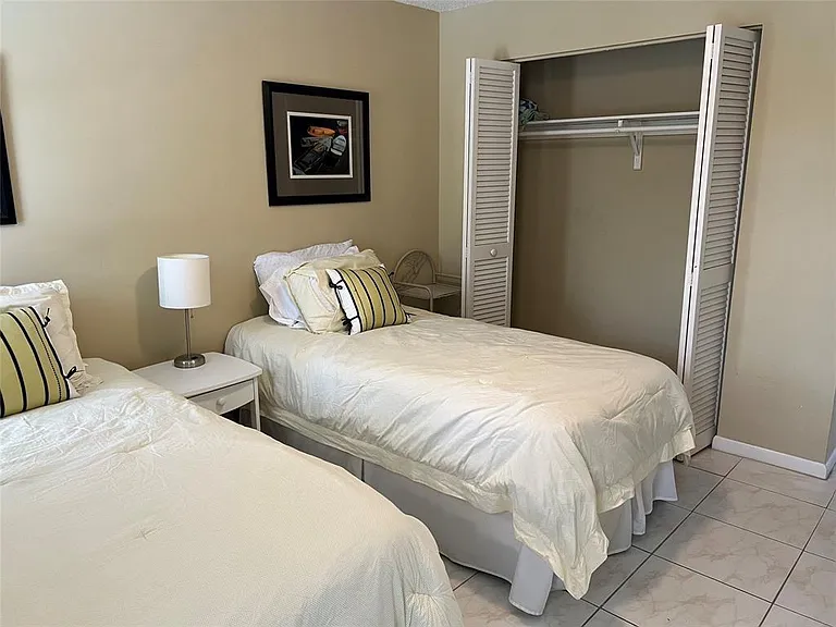 445 SE 21st Ave #201 — Photo 25