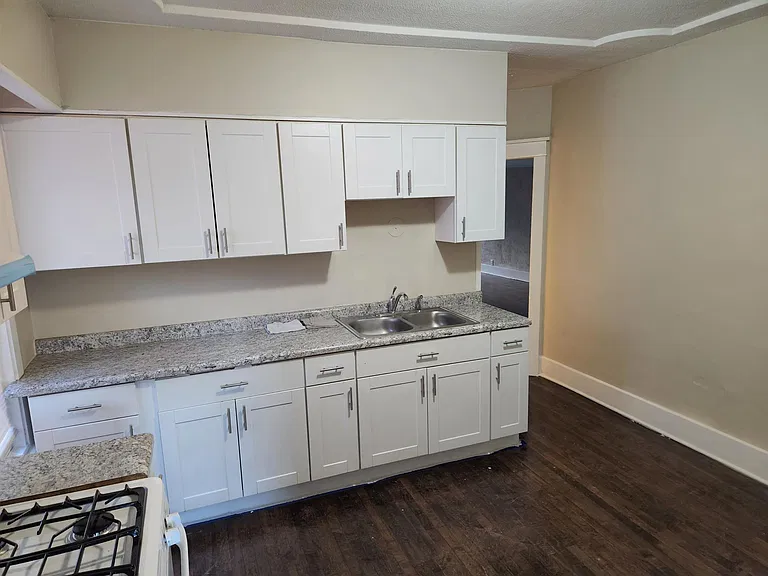 1205 Emerald Ave #2 — Photo 1