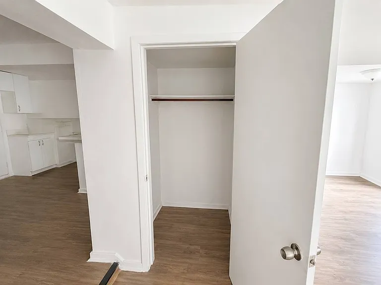307 W Dixie Hwy #12 — Photo 4