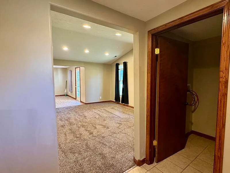 2 bed, 2.0 bath, 933 sqft, $1,400 — Photo 4