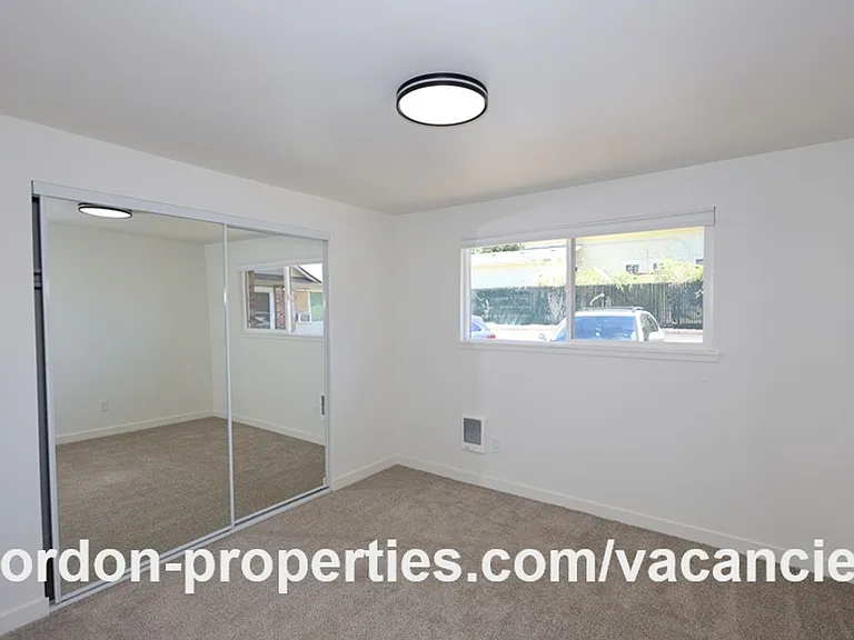 8960 SE Tolbert St #2 — Photo 15