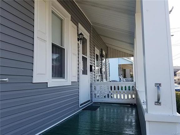 2nd image of 921 Lincoln Ave