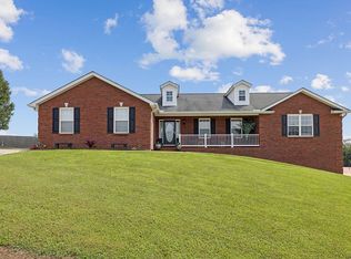 2034 Misty Ridge Dr, Lenoir City, TN 37772