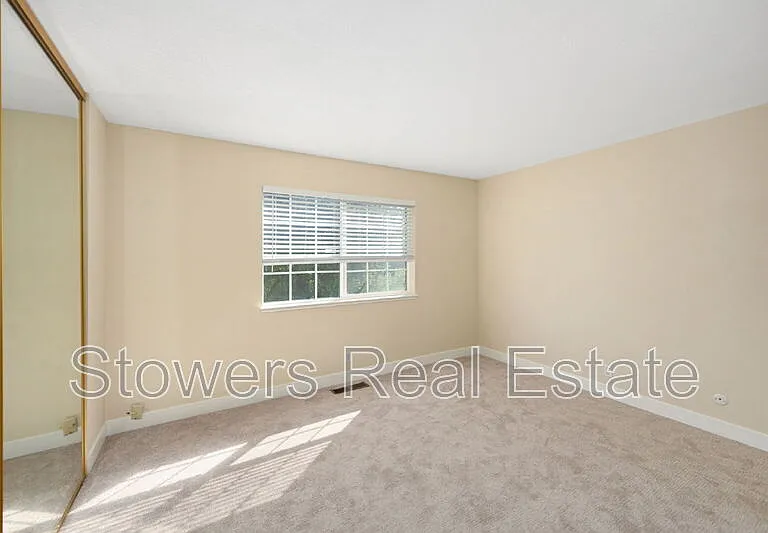 1090 Livorna Rd — Photo 15
