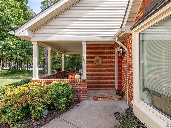 3rd image of 3108 Lake Terrace Ct