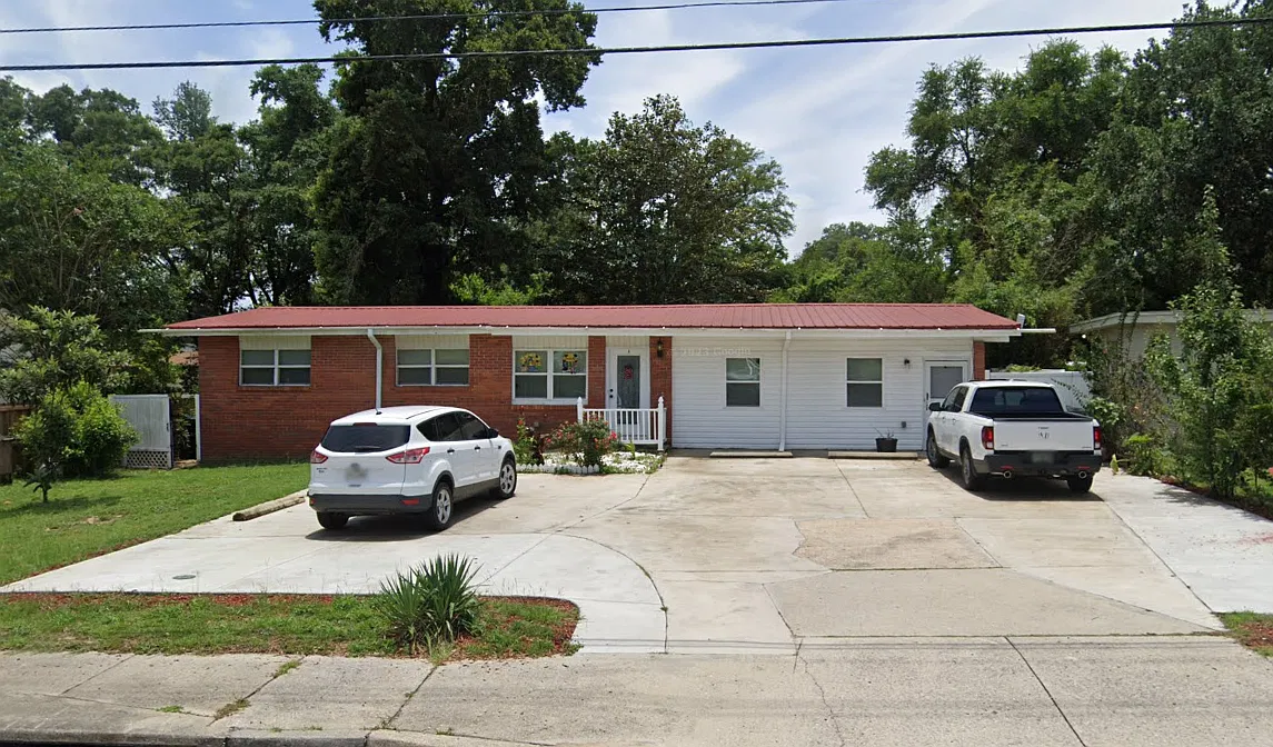 1 bed, 900 sqft, $995 — Photo 1