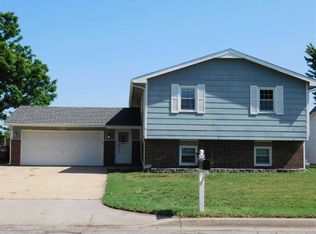 2220 W 46th St S, Wichita, KS 67217