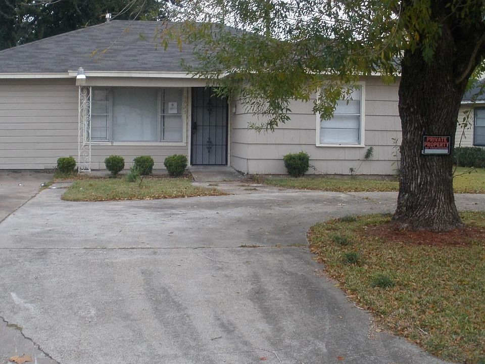 1st image of 4837 Larkspur St