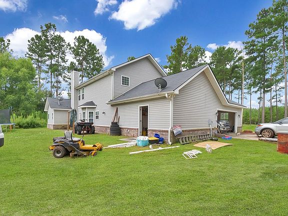 5th image of 550 NE Quail Dr