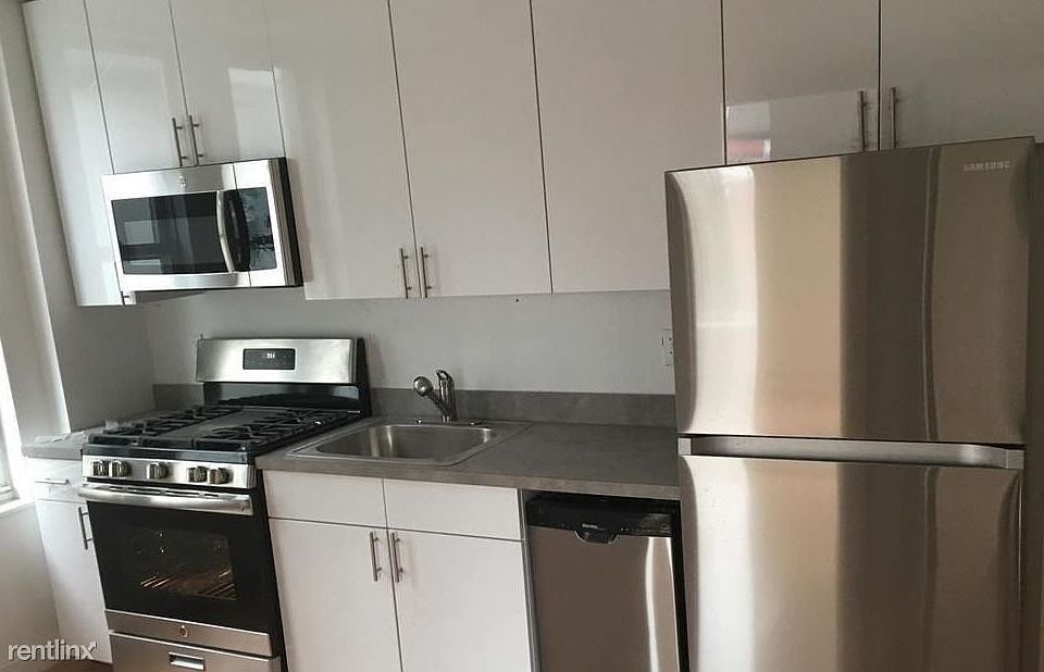 169 Attkins st Kitchen