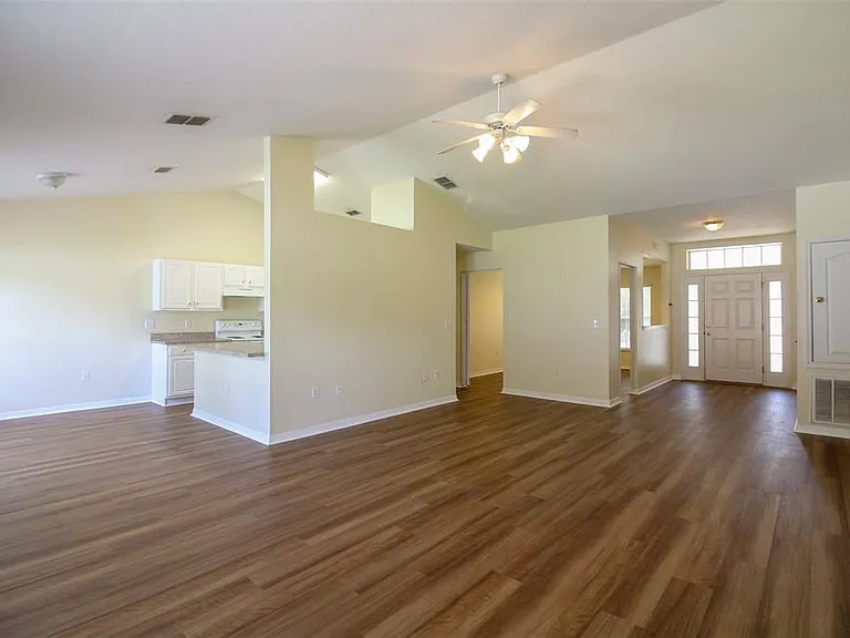 6719 Highlands Creek Blvd — Photo 8