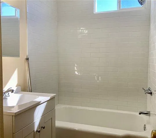 1533 Huron Ave — Photo 15