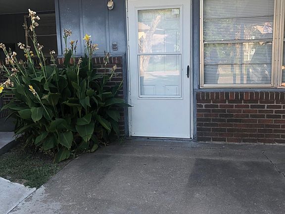 Entrance into 2nd living area.