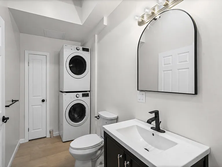 240 Sheridan Ave #1B — Photo 8