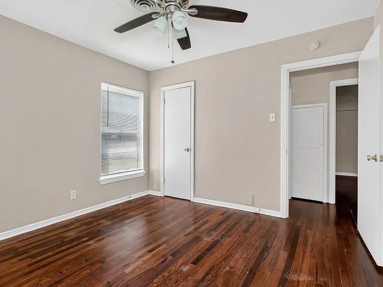 10943 Desdemona Dr — Photo 16