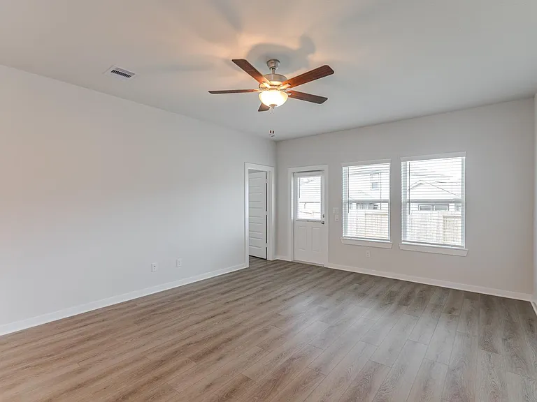 8555 Blueberry Ash St — Photo 12