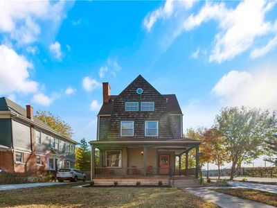 3833 Wyandotte St, Kansas City, MO, 64111