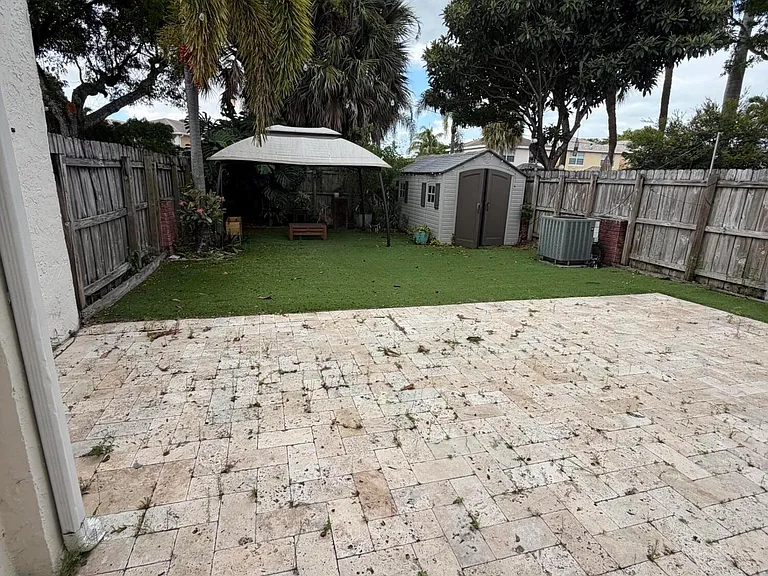 806 NW 41st Ct — Photo 8