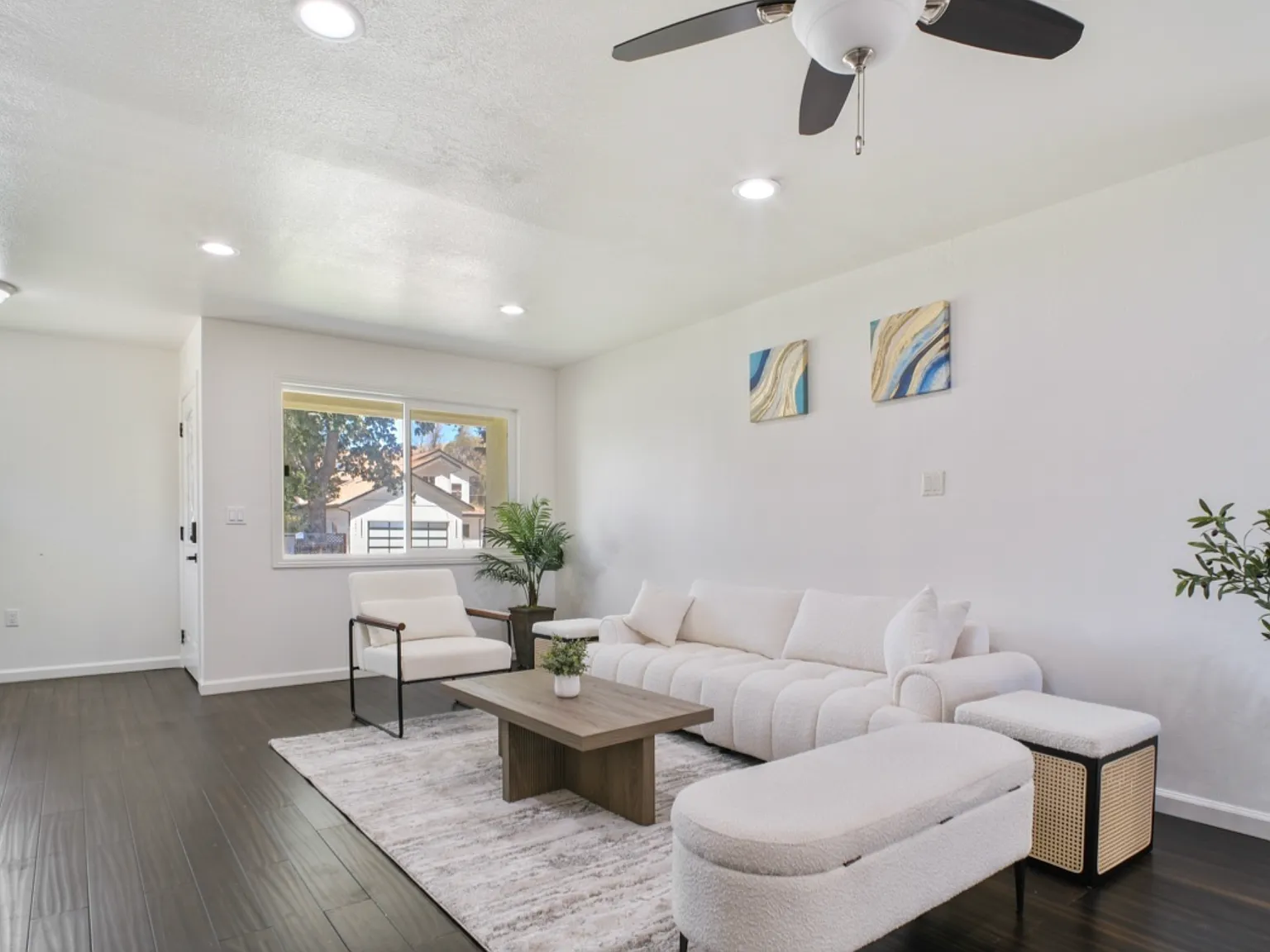 3 bed, 1387 sqft, $3,950 — Photo 3