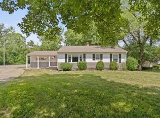 8507 Sleepy Hollow Rd, Kansas City, MO 64114
