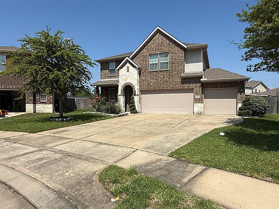 2nd image of 7126 Edwanna Ln