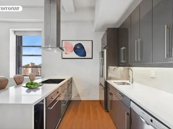 365 Bridge Street image 7 of 26