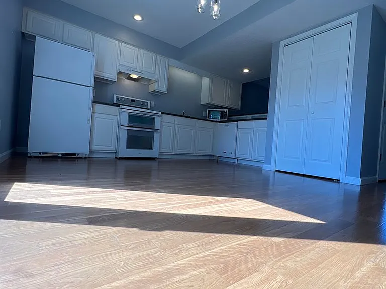852 E Sherwood Hills Dr — Photo 3