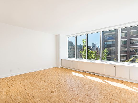 4th image of 45 E 80th St APT 16B