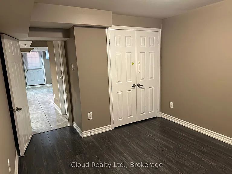 5215 Micmac Cres #LOWER — Photo 12