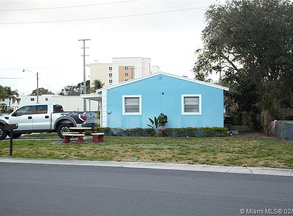 3rd image of 146 NW 5th Ave