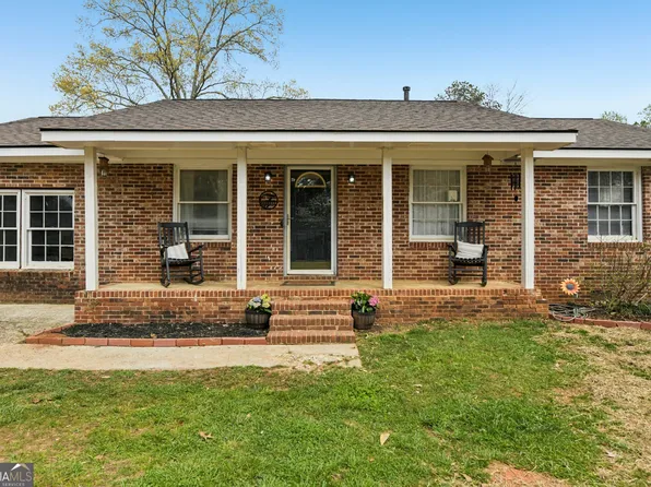 8165 Laurel Dr SW, Covington, GA 30014