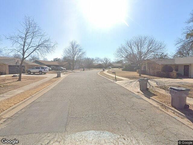 Exterior Neighborhood (street photo)