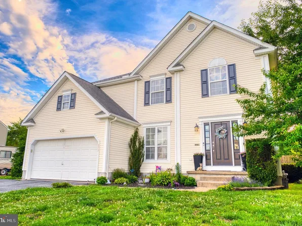 273 W Darby Cir, Dover, DE 19904