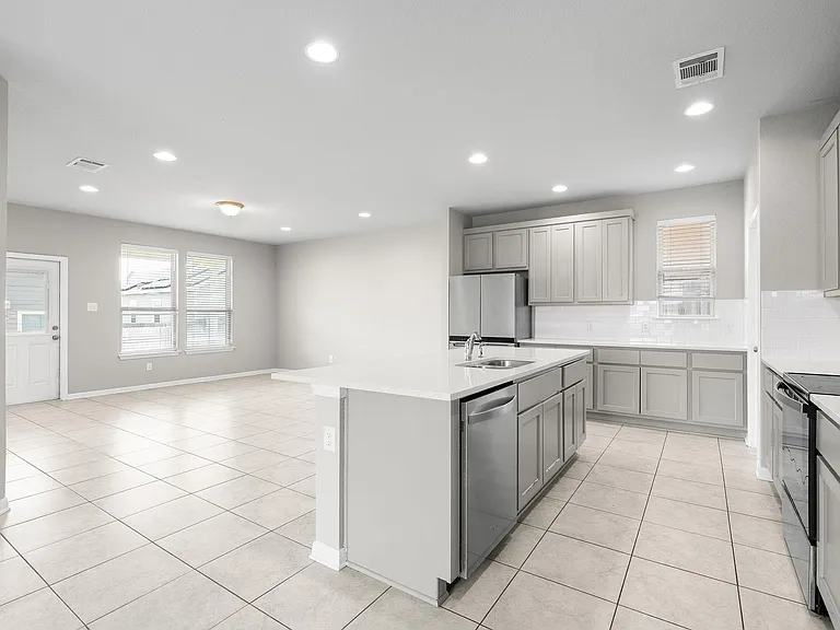 313 McLintock Rd — Photo 17