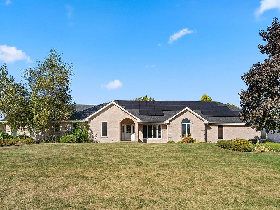 2nd image of 87 Roosevelt Dr