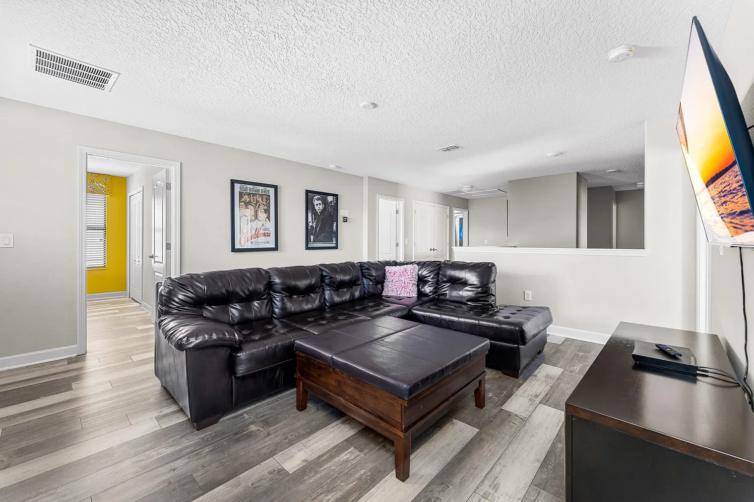 9 bed, 5.0 bath, 3907 sqft, $10,683 — Photo 3