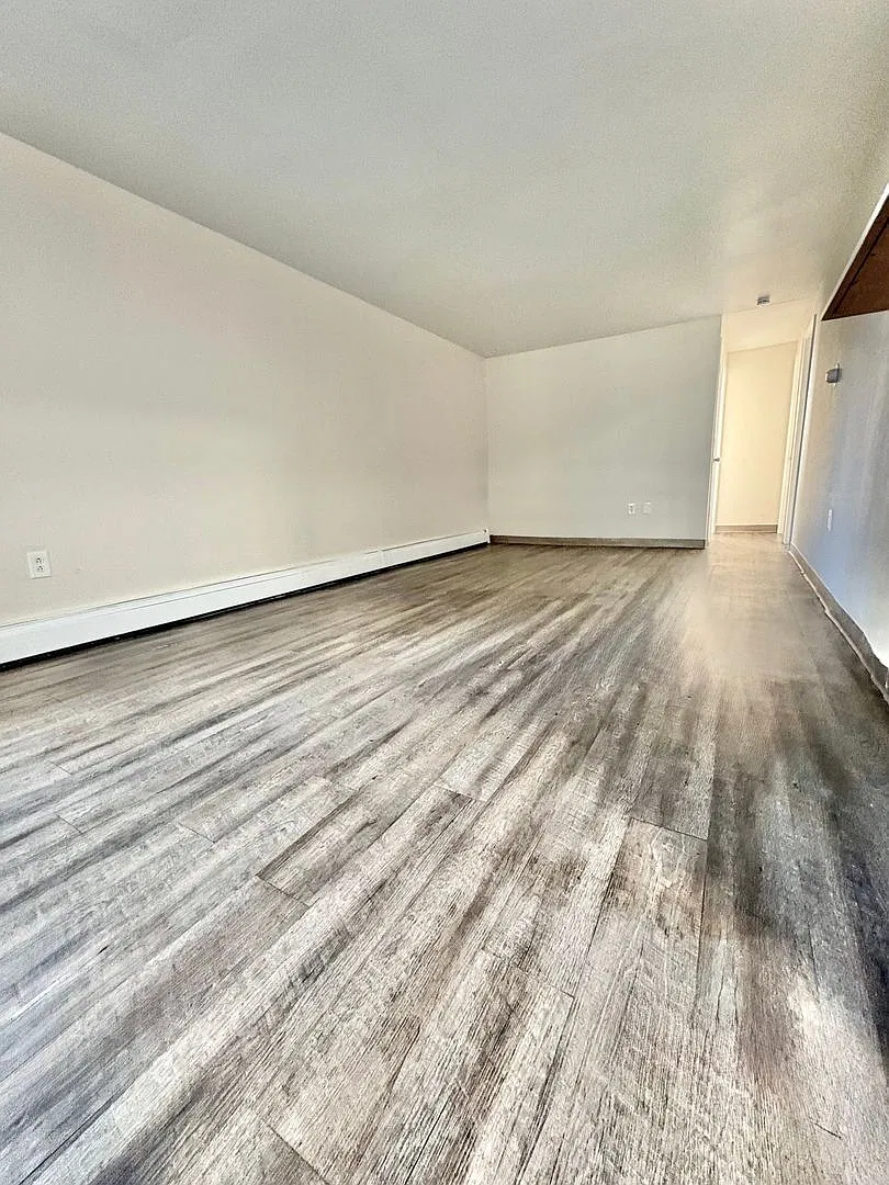 1225 Yosemite St — Photo 2