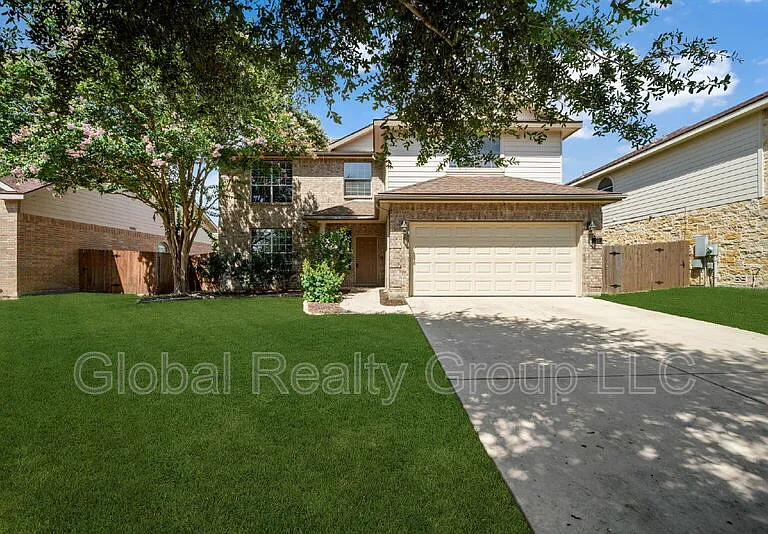 228 Crimson Tree — Photo 1