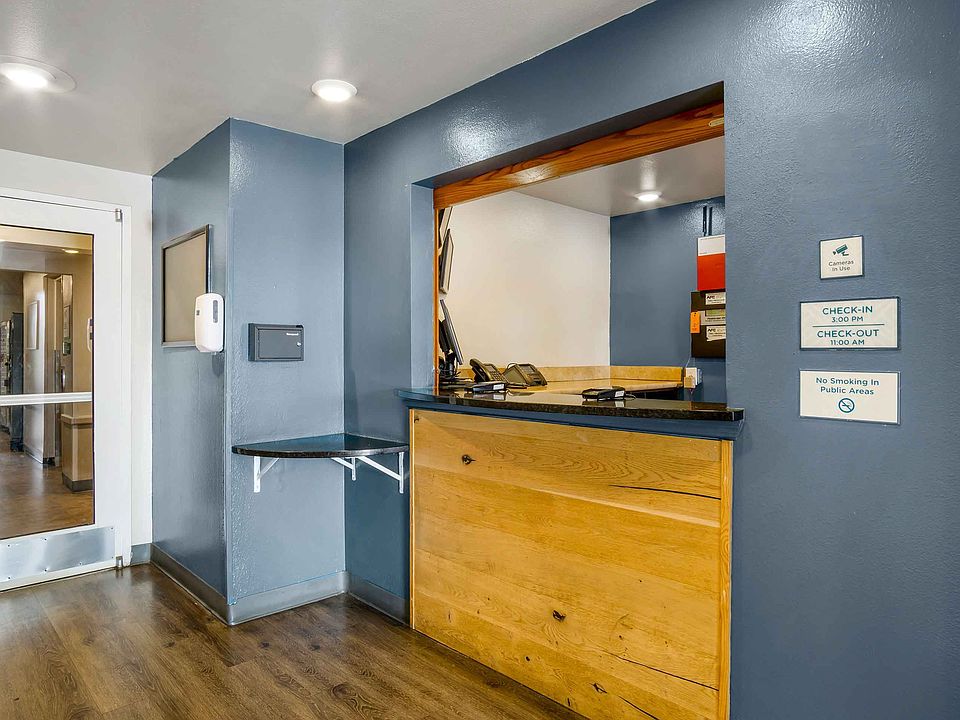 Lobby and Guest Check-in