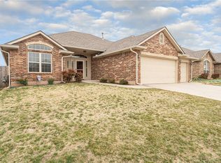 9201 Shady Grove Rd, Moore, OK 73160