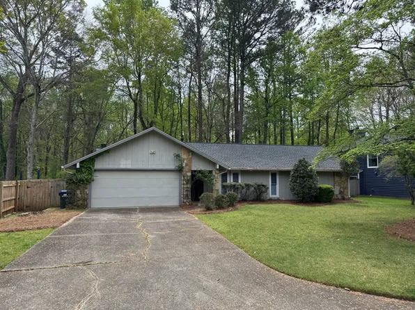 2925 Cedar Knoll Dr, Roswell, GA 30076