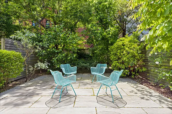 Sold by Compass | media 10