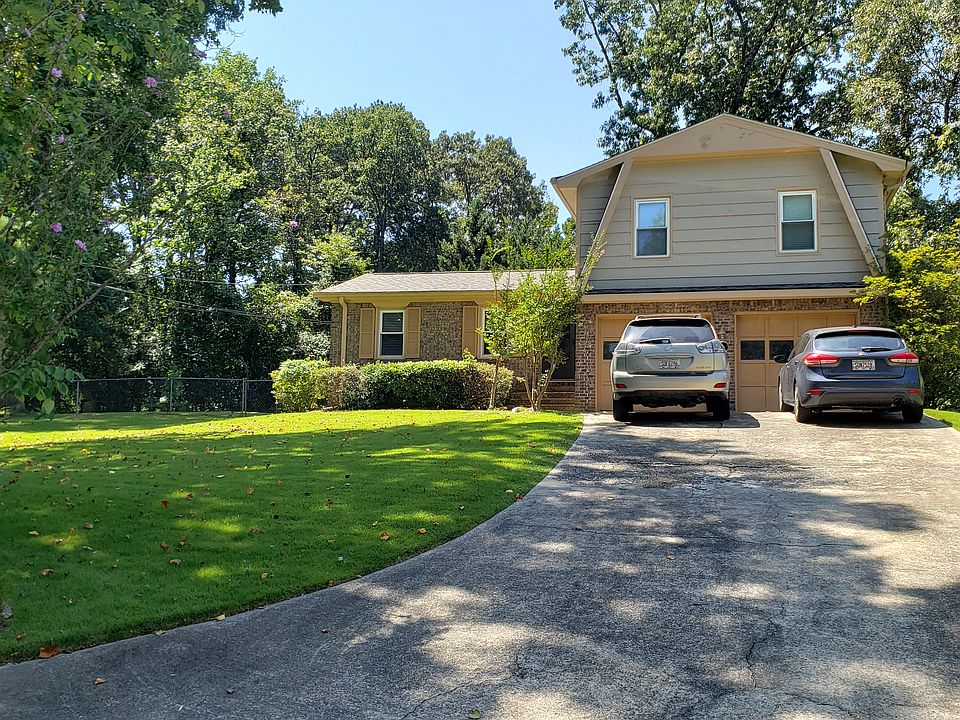 2nd image of 2637 Hill Ct