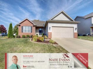 1702 Oliger Dr, Mahomet, IL 61853
