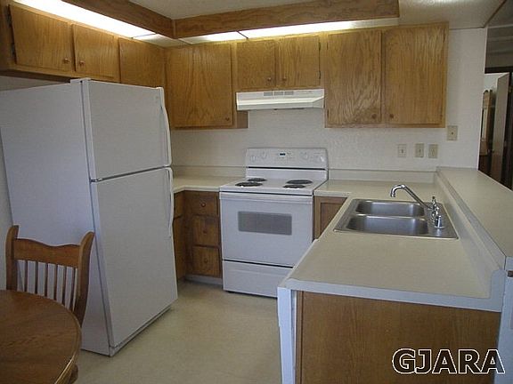 5th image of 590 W Indian Creek Dr