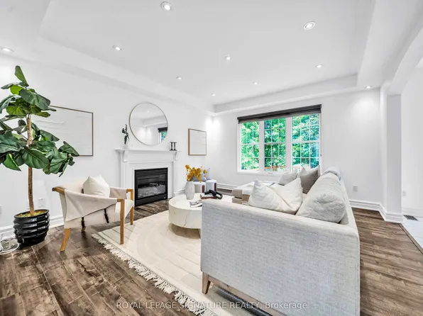 81 Bulmer Cres, Newmarket, ON L3X 3K1